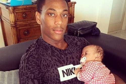 Tân binh mới MU Anthony Martial 20 tuổi đã là cha 2 đứa bé