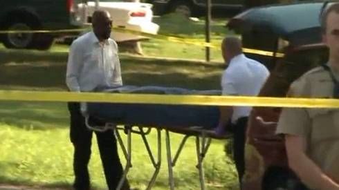 Bé trai 11 tuổi nổ súng bắn chết tên trộm để cứu em gái