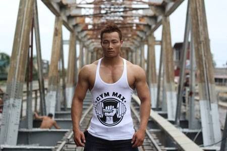 9X còi cọc trở thành lực sỹ sau 9 năm tập gym