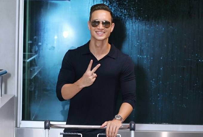 Kim Lý lên đường tham dự Liên hoan phim Toronto