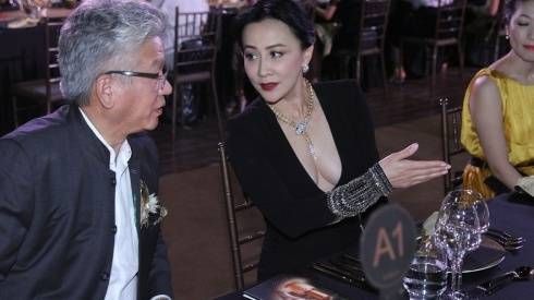 Lưu Gia Linh khoe vòng một nóng bỏng giữa tin ly hôn