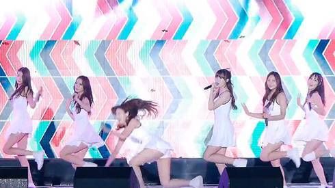 Những sự cố 'thót tim' trên sân khấu của các nhóm nữ Kpop