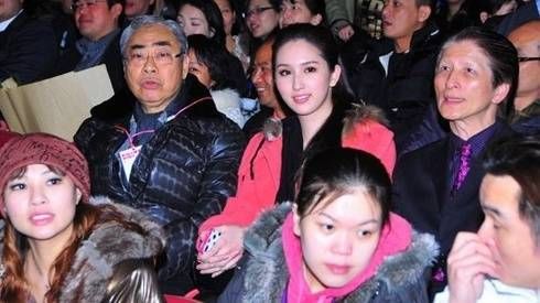 Kiều nữ TVB lộ ảnh say đắm bên đại gia U80