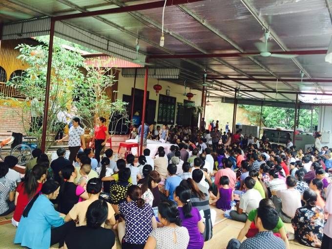 Thật hư chuyện khỏa thân, chịu dẫm đạp để chữa bệnh nan y