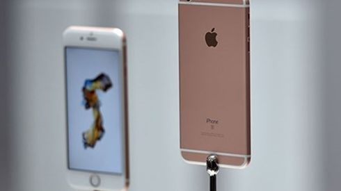 Hai thanh niên rủ nhau bán thận để mua iPhone 6S