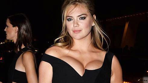 Mẫu 9x Kate Upton ngực khủng xộc xệch