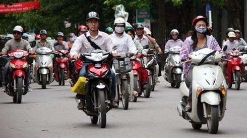 Người thị lực hai mắt dưới 4/10 không được phép lái xe máy