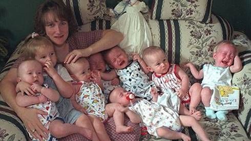 Cuộc sống tất bật của gia đình sinh 7 ở Mỹ