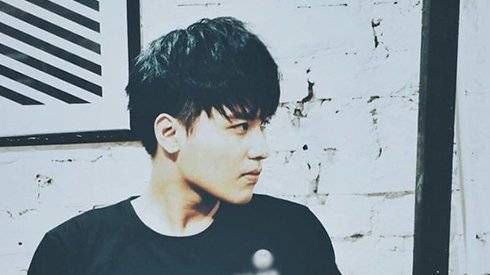 Các cô gái phát cuồng vì quán cafe… toàn trai đẹp ở Hà Nội