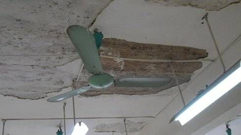 Vào bệnh viện khám bệnh, quạt trần rơi vào đầu tử vong