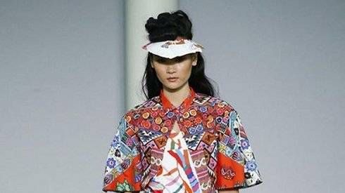 Thùy Trang - Top 4 VNTM 2011 'chào sân' Milan Fashion Week