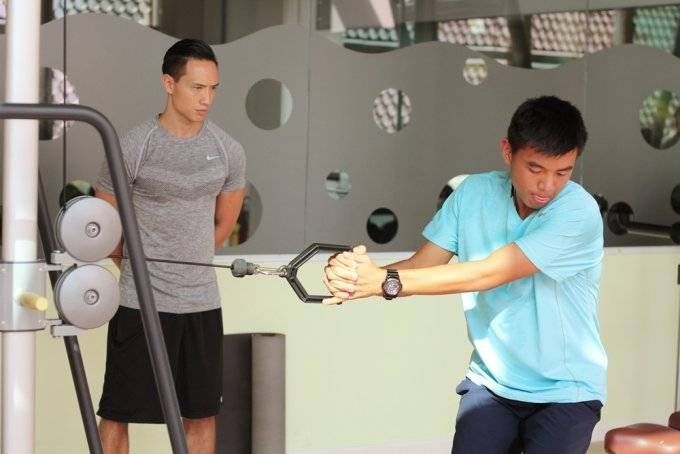Kim Lý làm HLV thể lực cho kiện tướng tennis Lý Hoàng Nam