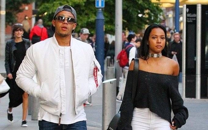 Tiền đạo MU Memphis Depay đang ‘cặp kè’ siêu mẫu gốc Việt