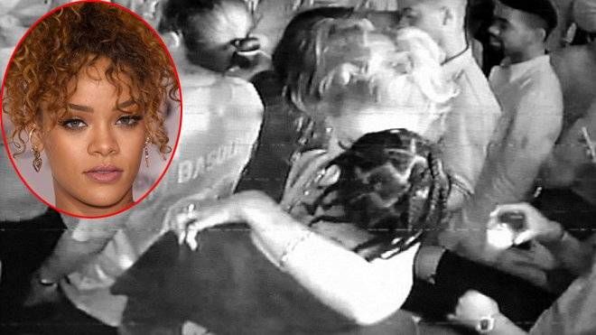 Rihanna lộ ảnh âu yếm bồ trẻ trong hộp đêm