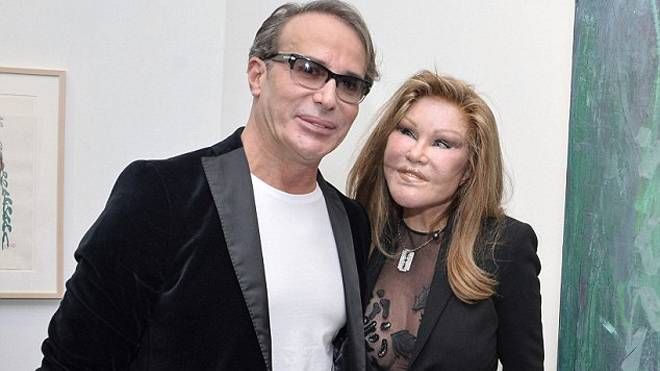 Thảm họa dao kéo Mỹ và bạn trai dự sự kiện