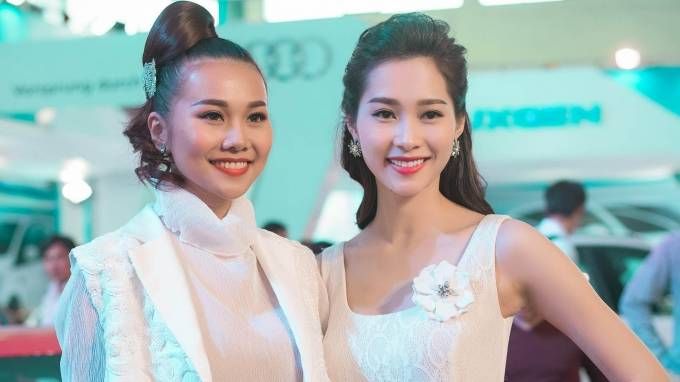 Đặng Thu Thảo khoe vẻ đẹp mong manh bên Thanh Hằng cá tính