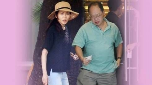 Hoa hậu TVB hết thời cặp kè đại gia hói đầu, có vợ