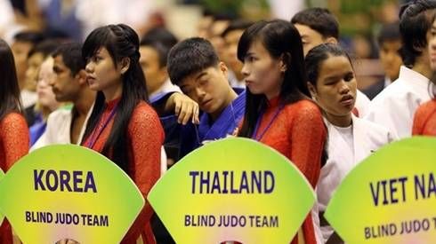 Cảm động với những võ sĩ khiếm thị tại Giải Judo quốc tế Việt Nam 2015
