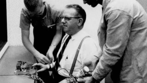 Thí nghiệm tâm lý ghê rợn nhất lịch sử