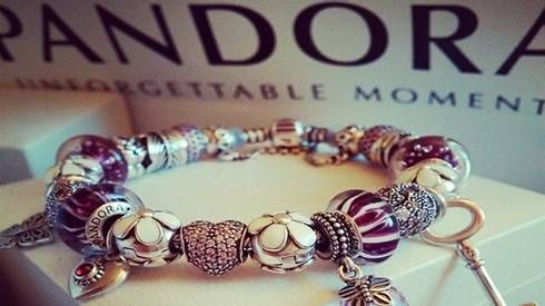 Phái đẹp sang chảnh chơi vòng hạt charm giá chục triệu