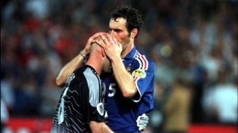 Cầu thủ bóng đá cũng mê tín không kém người thường