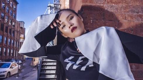 Tuyết Lan kiêu sa trên đường phố New York