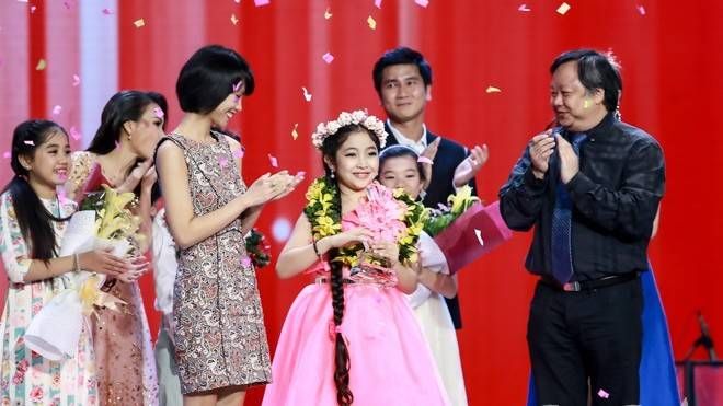 'Công chúa tóc mây' Hồng Minh đăng quang với số phiếu áp đảo