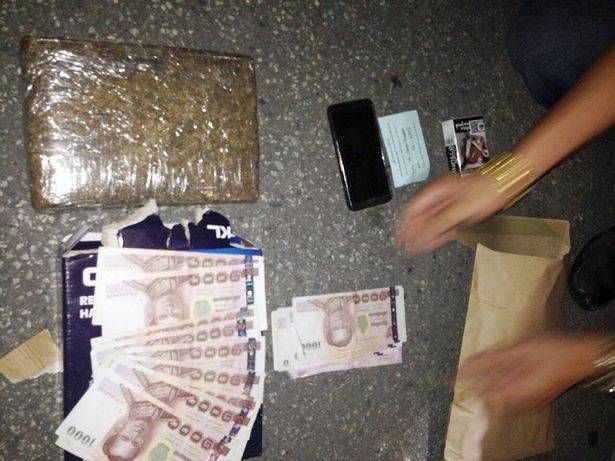 Khách du lịch lãnh 50 năm tù vì bán 'cỏ' nhầm cho cảnh sát