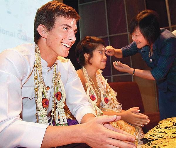 Thiếu nữ Thái bị lừa 20 tỉ đồng để kết hôn với người ngoại quốc