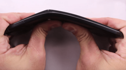 Nexus 6P có thể bị bẻ gãy dễ dàng