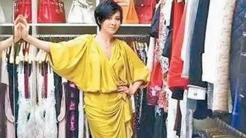 Lưu Gia Linh khoe tủ đồ xa hoa, căn hộ khủng