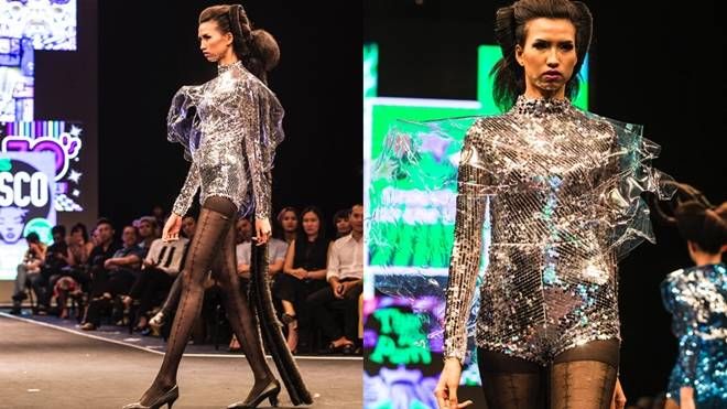 Hồng Xuân đội tóc giả 2m trình diễn trong Davines hair show