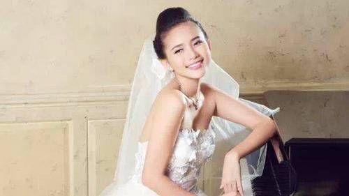 Phan Như Thảo đính hôn với chồng cũ của Ngọc Thúy