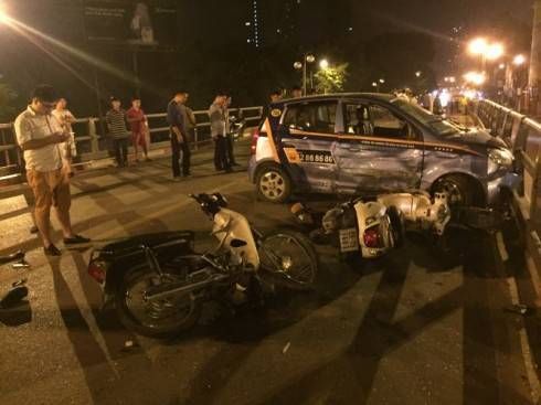 Xuất hiện clip gây sốc về vụ taxi gây tai nạn liên hoàn trước khi tự tử
