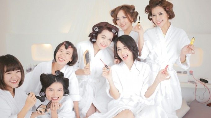 Tú Vi tung ảnh cưới nhắng nhít sau đám cưới ngôn tình