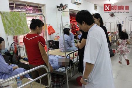 Ám ảnh sau cái chết của cha, thiếu nữ suốt ngày đòi tắm vì sợ bẩn