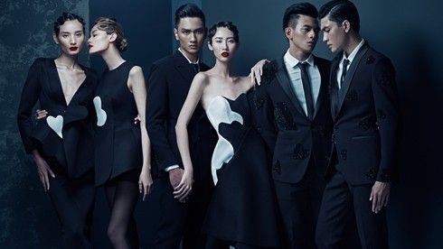 Đỗ Mạnh Cường trao 'tình yêu' cho 80 chân dài Việt
