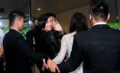 Lý Nhã Kỳ đích thân hộ tống Xa Thi Mạn về nước