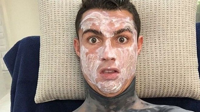 Ronaldo siêng năng chăm chút vẻ ngoài