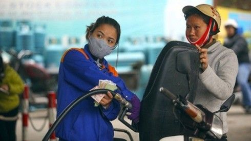 Giá xăng tiếp tục giảm