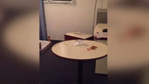 Vật dụng rợn người của nhóm khủng bố Paris