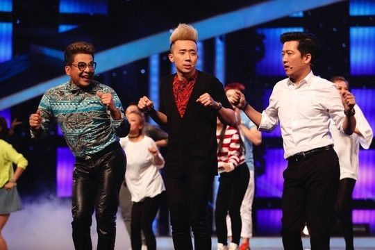 Sân khấu Việt: Người ăn không hết, kẻ lần không ra