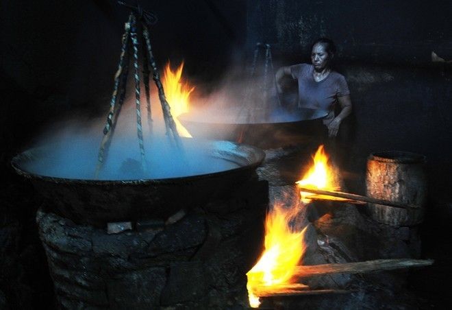 Mưu sinh trong lò hấp cá hơn 60 độ C