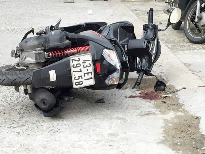 Súng nổ ở Đà Nẵng, người đàn ông đưa con đi học trúng đạn