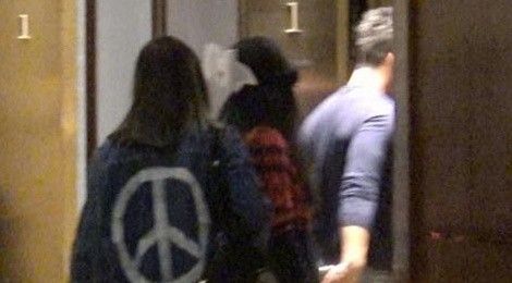 Phạm Băng Băng - Lý Thần nắm tay đưa nhau vào khách sạn