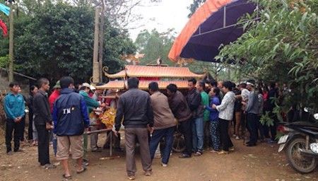 Để lại thư tuyệt mệnh, bố sát hại con gái hai tuổi rồi treo cổ tự tử