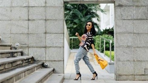 Đoan Trang trẻ lạ với hoa văn Aztec hút ánh nhìn