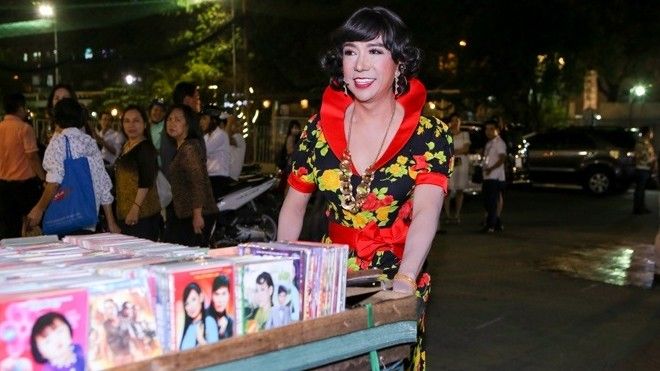 Long Nhật bán đĩa dạo… nuôi Ưng Hoàng Phúc?