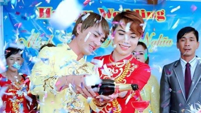 'Muốn xỉu' khi con đòi làm đám cưới đồng tính