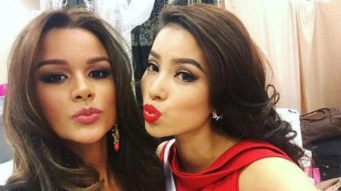 Phạm Hương 'bắn' tiếng Anh như gió khi dạy đối thủ nói tiếng Việt